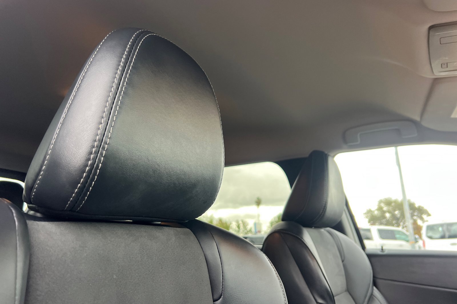 Used 2024 Mitsubishi Outlander SE image 18