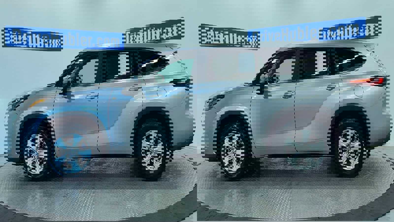 Used 2024 Toyota RAV4 LE image 5