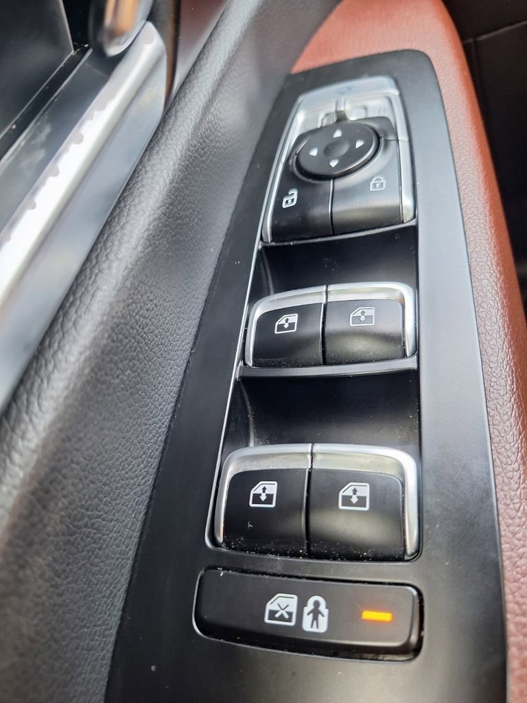 Used 2024 Kia Telluride EX w/ EX Captain's Chair Package image 20