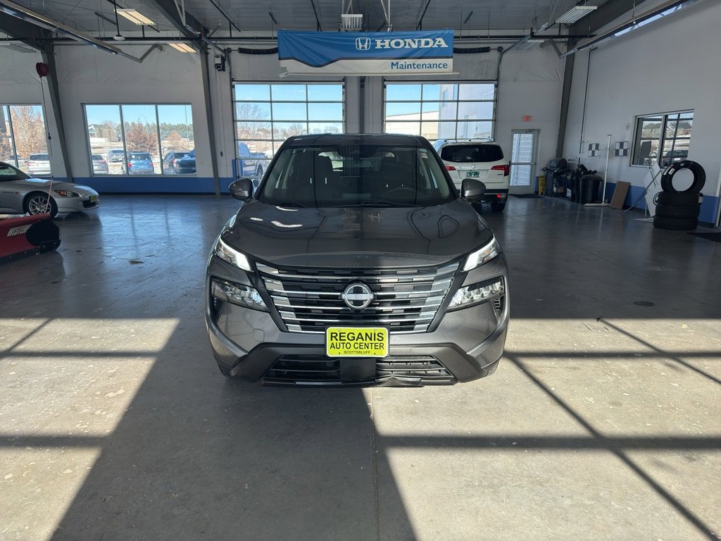 Used 2024 Nissan Rogue SV AWD/4WD image 8