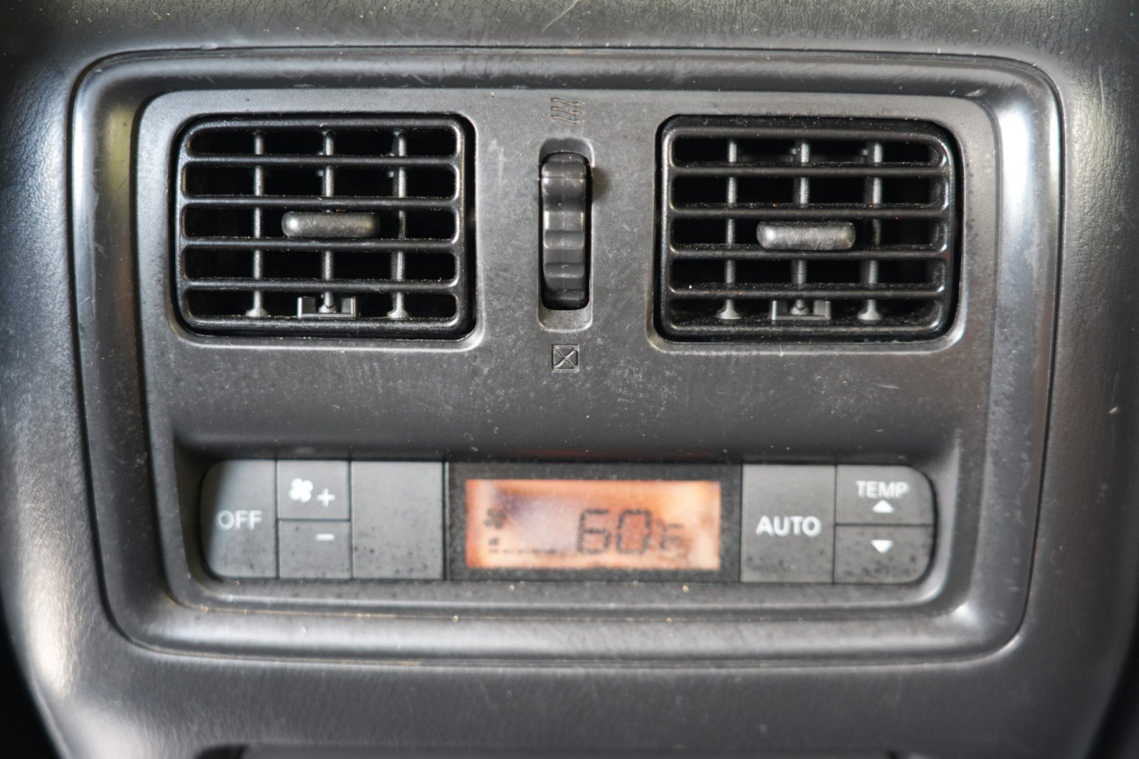 Used 2017 Nissan Pathfinder SV FWD image 30