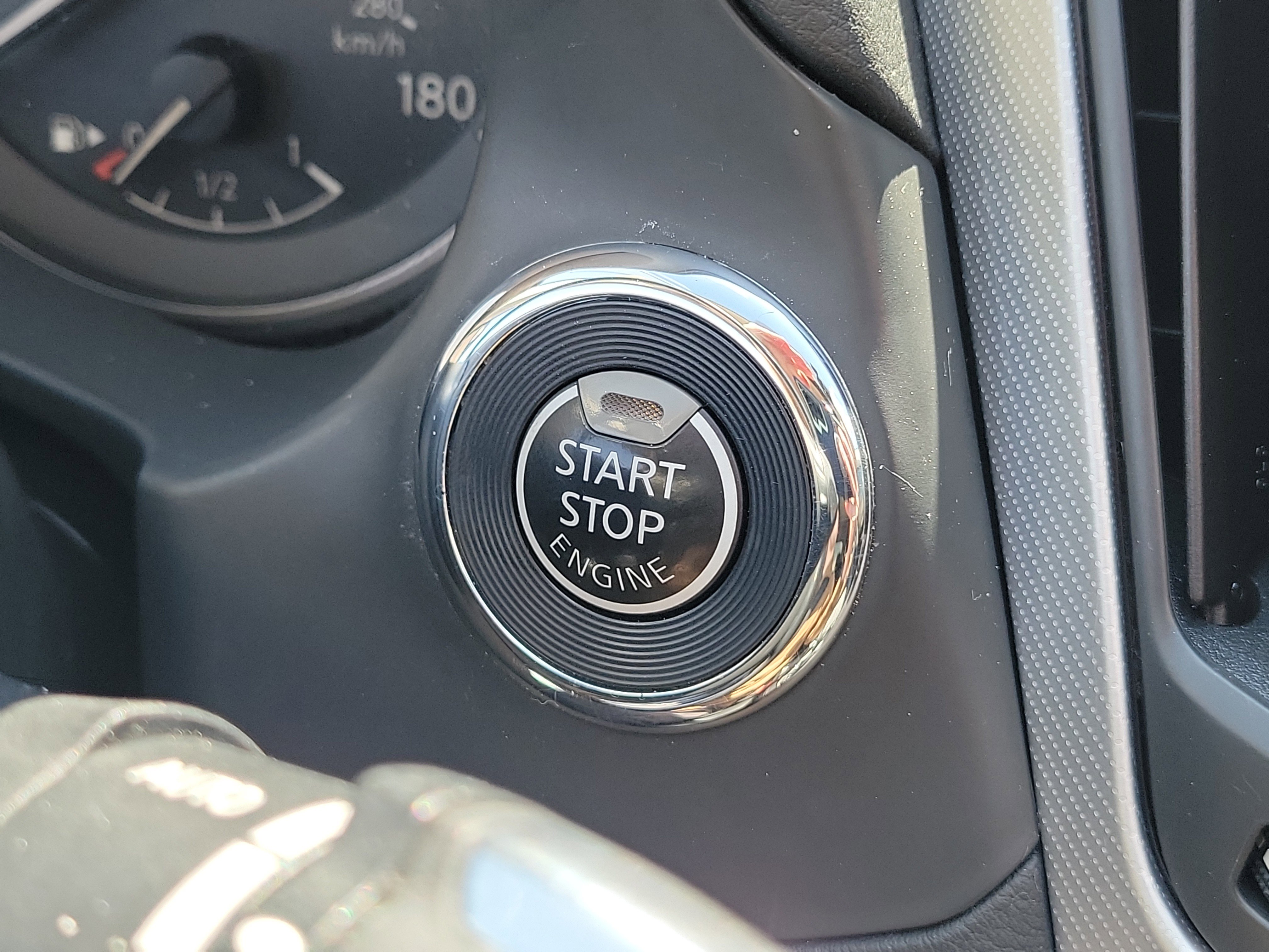 Used 2020 INFINITI Q50 Luxe image 30