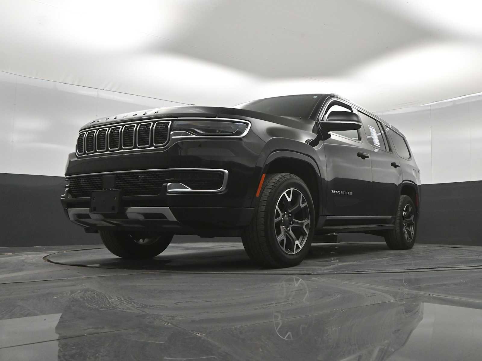 Used 2024 Jeep Wagoneer Series III AWD/4WD image 34