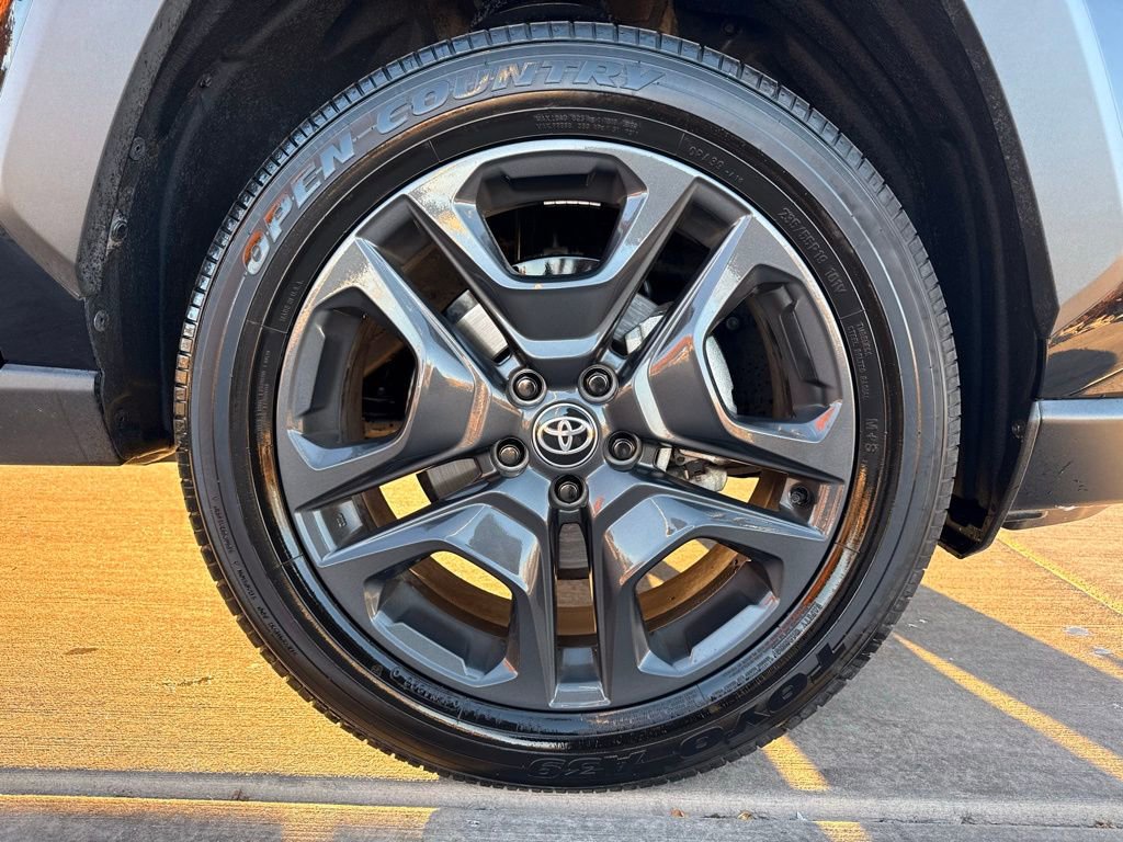 Used 2023 Toyota RAV4 Adventure image 31