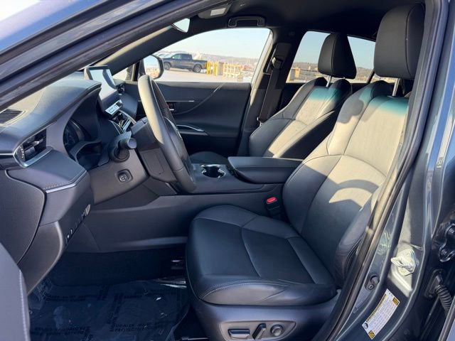 Used 2023 Toyota Venza XLE image 10