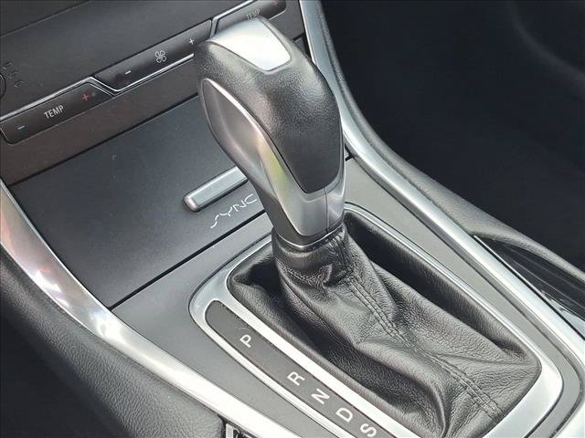Used 2017 Ford Edge Titanium w/ Technology Package FWD image 11