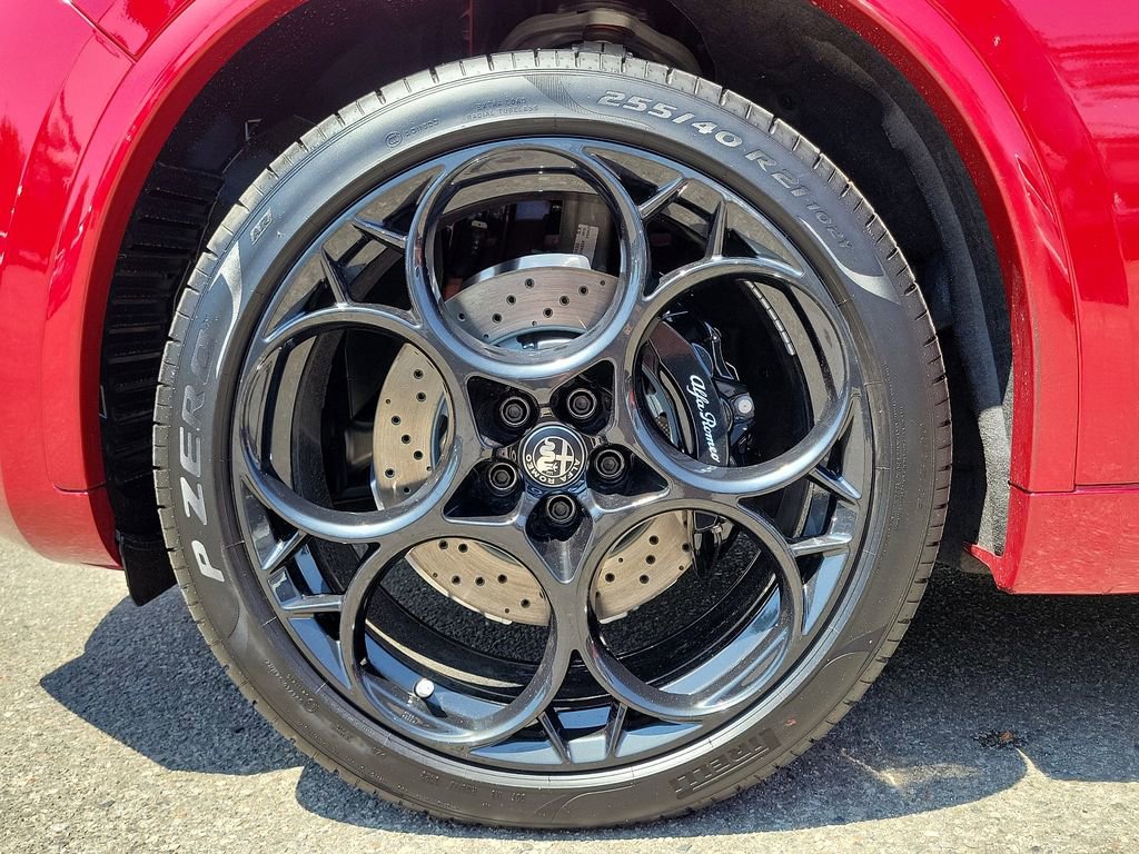 New 2024 Alfa Romeo Stelvio Quadrifoglio image 3