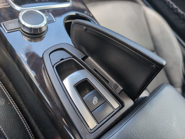 Used 2017 Mercedes-Benz SLC 300 image 16