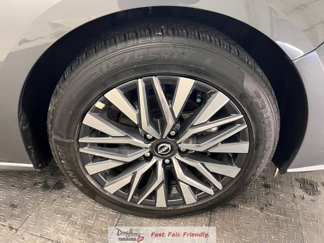 Used 2025 Nissan Altima 2.5 SV FWD image 20