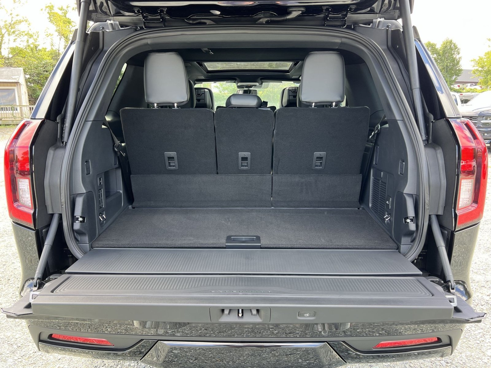 New 2027 Ford Expedition Platinum w/ Stealth Appearance Package AWD/4WD image 27