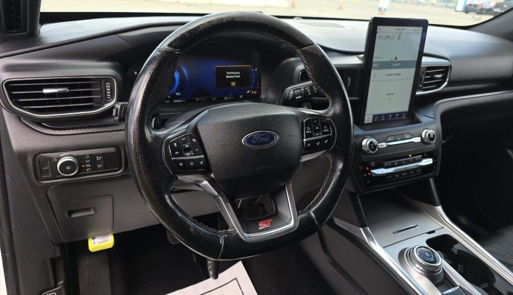Used 2020 Ford Explorer ST w/ Premium Technology Package image 9