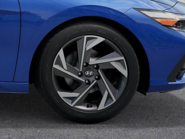 Used 2025 Hyundai Elantra Limited image 10