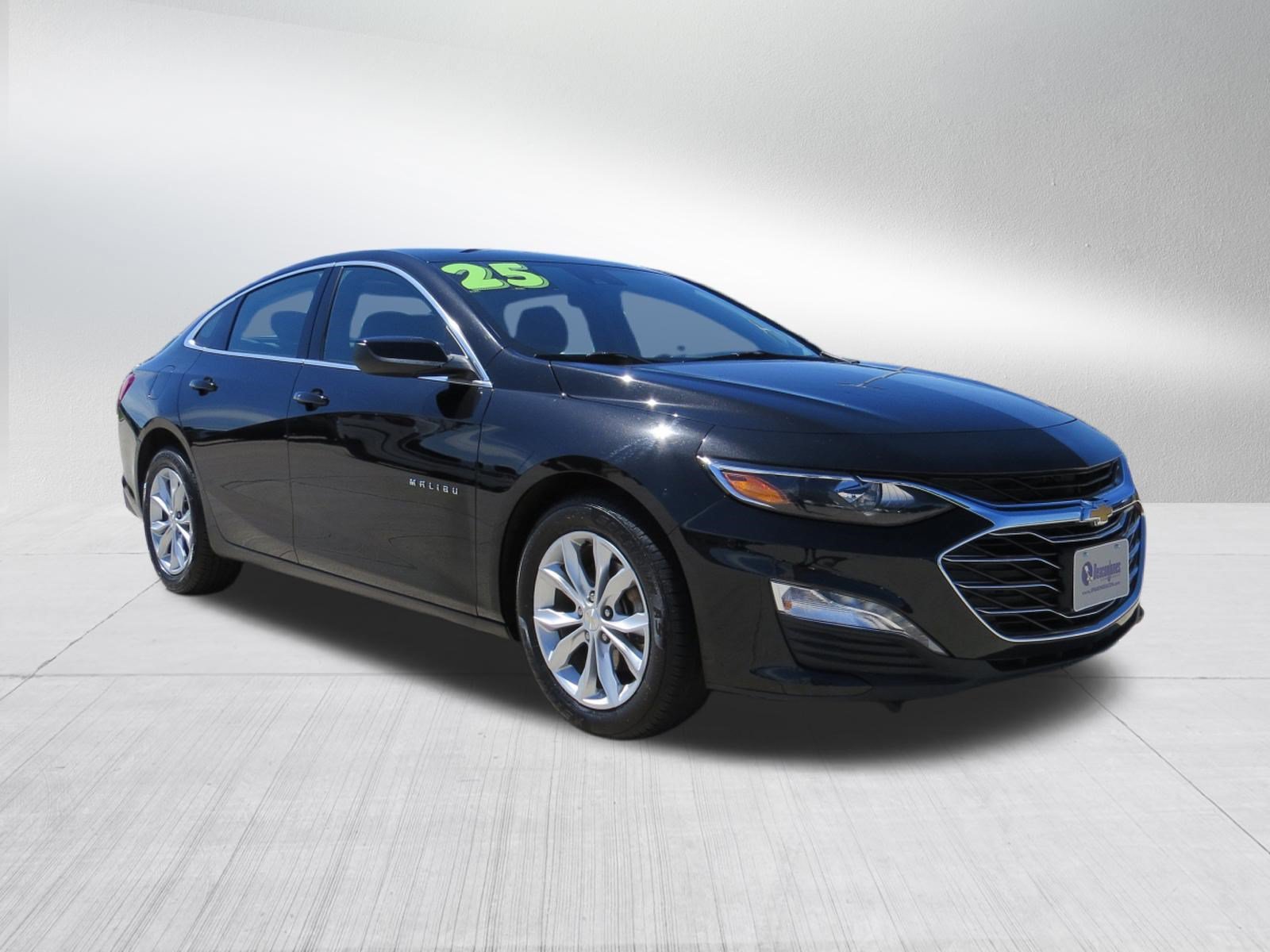 Used 2025 Chevrolet Malibu LT FWD image 9