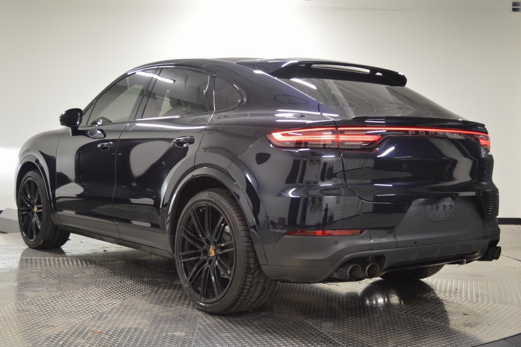 Certified 2023 Porsche Cayenne Platinum Edition image 3