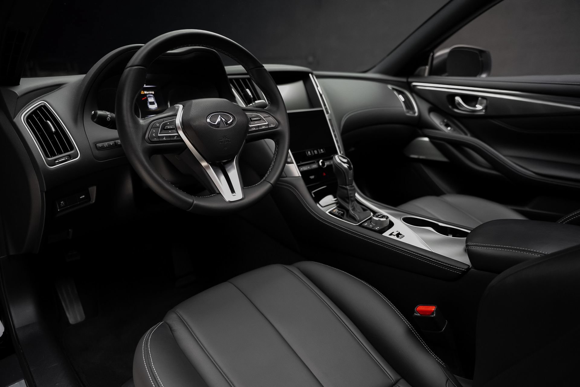 Used 2019 INFINITI Q60 3.0t Luxe AWD/4WD image 2