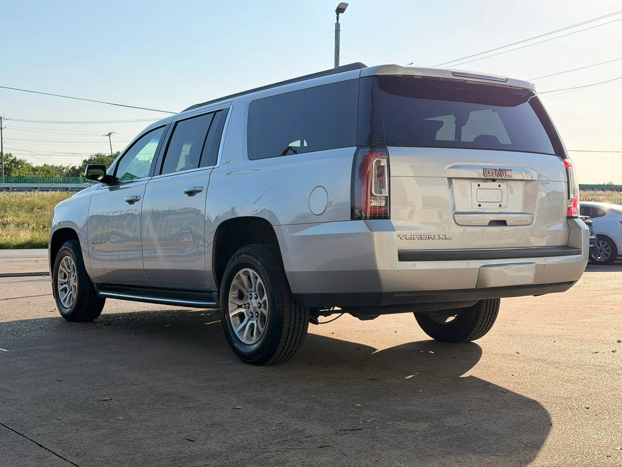 Used 2018 GMC Yukon XL SLT w/ Open Road Package RWD image 5
