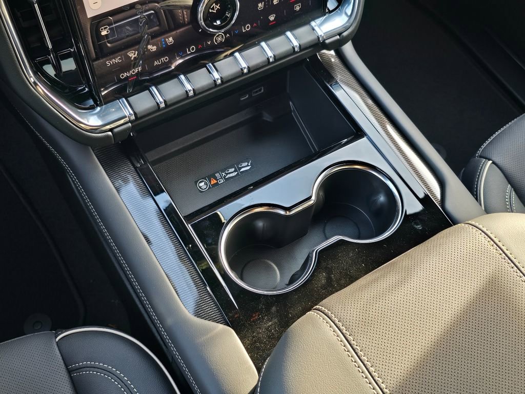 New 2026 GMC Yukon XL Elevation image 22