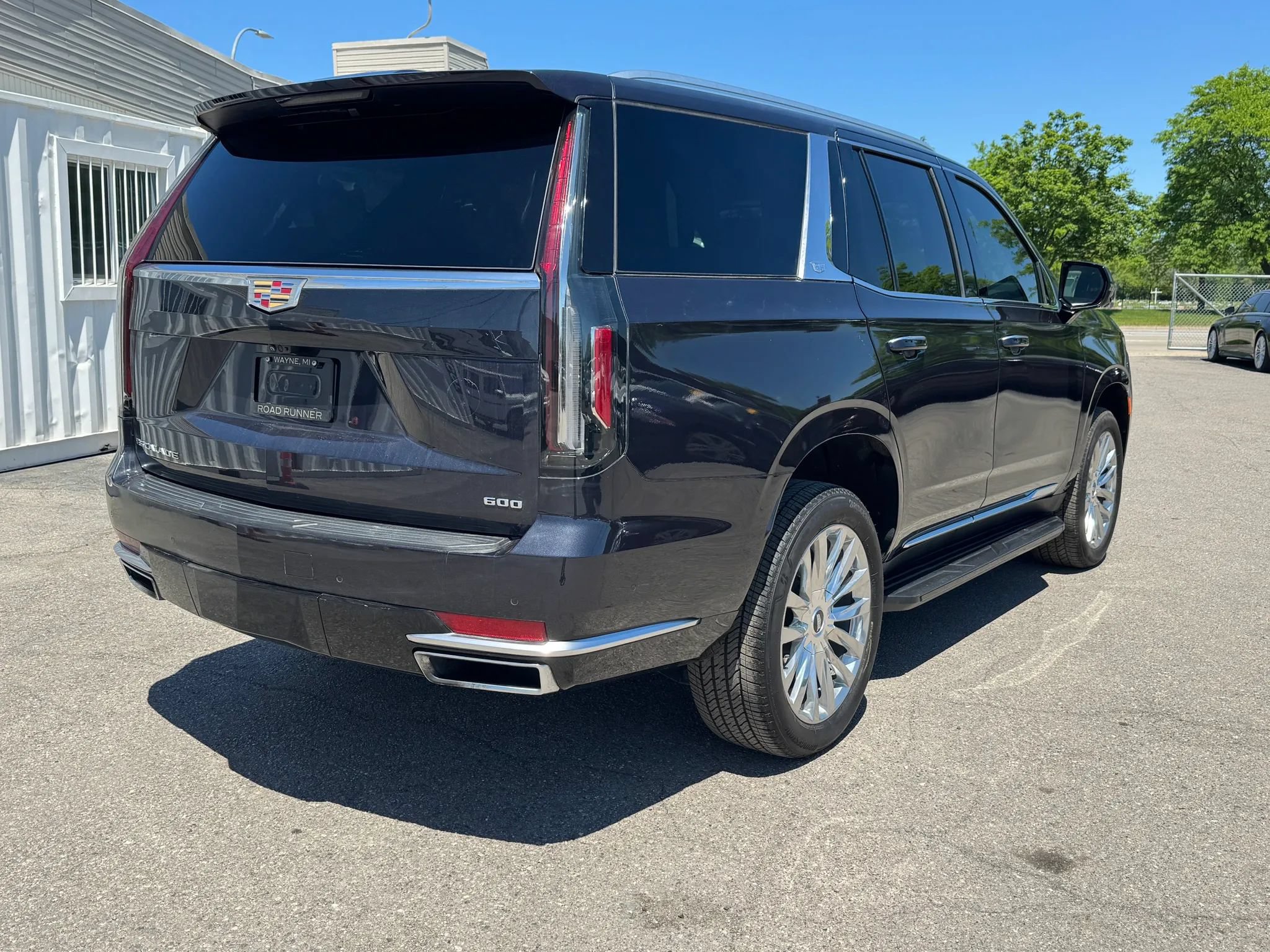 Used 2024 Cadillac Escalade Premium Luxury AWD/4WD image 5