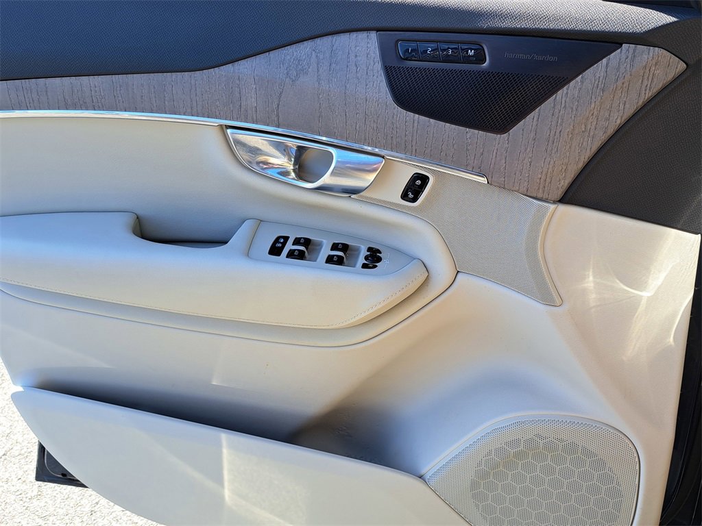 Used 2023 Volvo XC90 B6 Plus w/ Protection Package Premier image 18