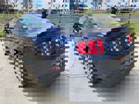 Used 2010 Ford Mustang Coupe image 38