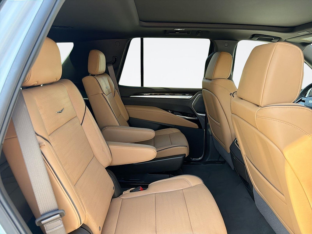 Certified 2026 Cadillac Escalade Luxury w/ Touring Package AWD/4WD image 30
