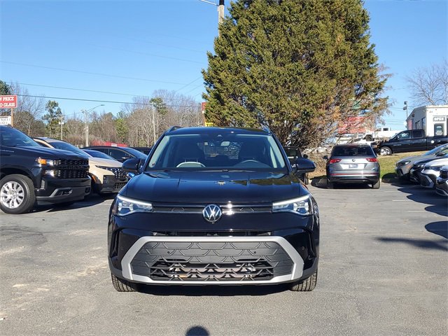 Used 2025 Volkswagen Taos SE video 2