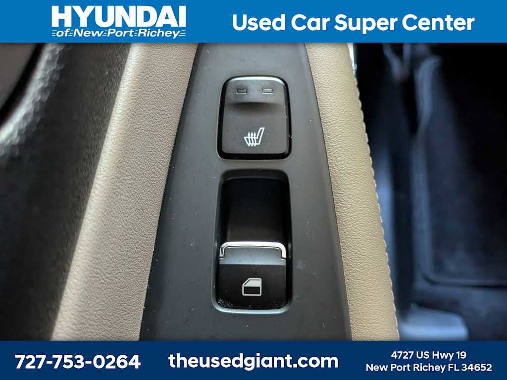 Used 2019 Hyundai Santa Fe FWD image 16