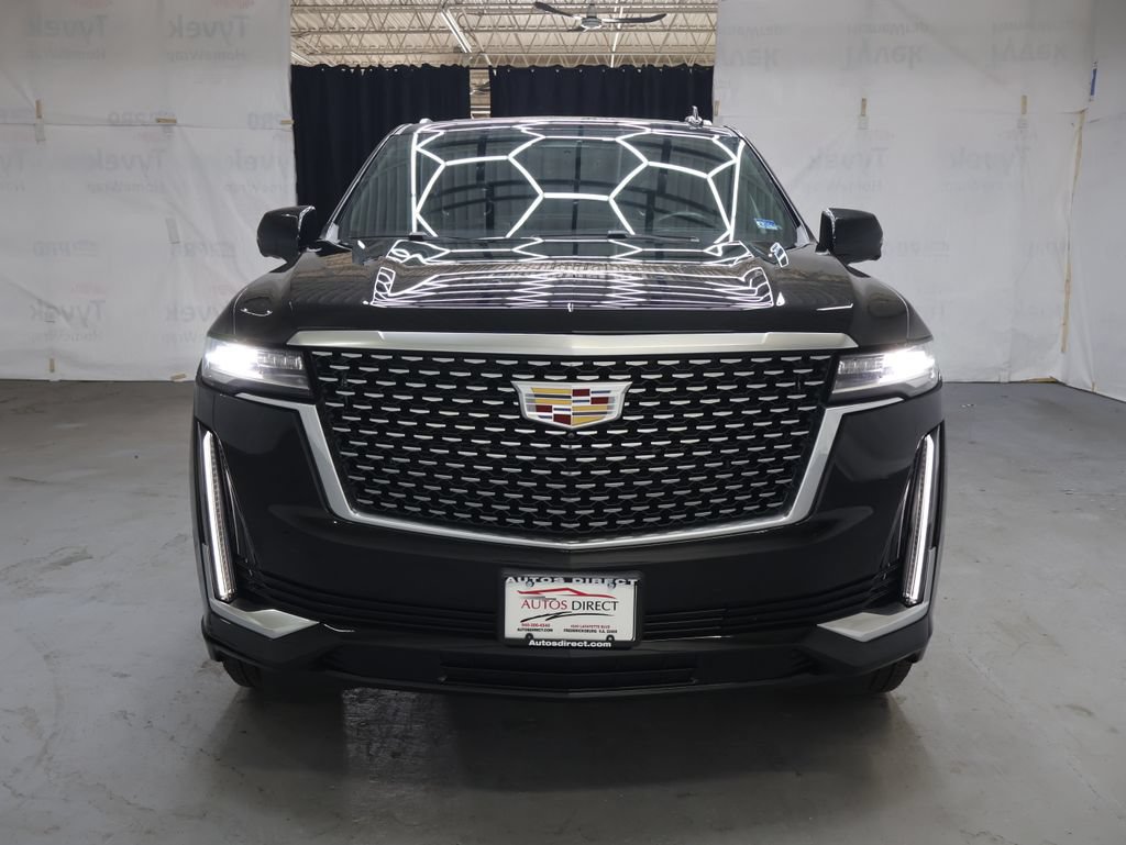 Used 2022 Cadillac Escalade Premium Luxury AWD/4WD image 2