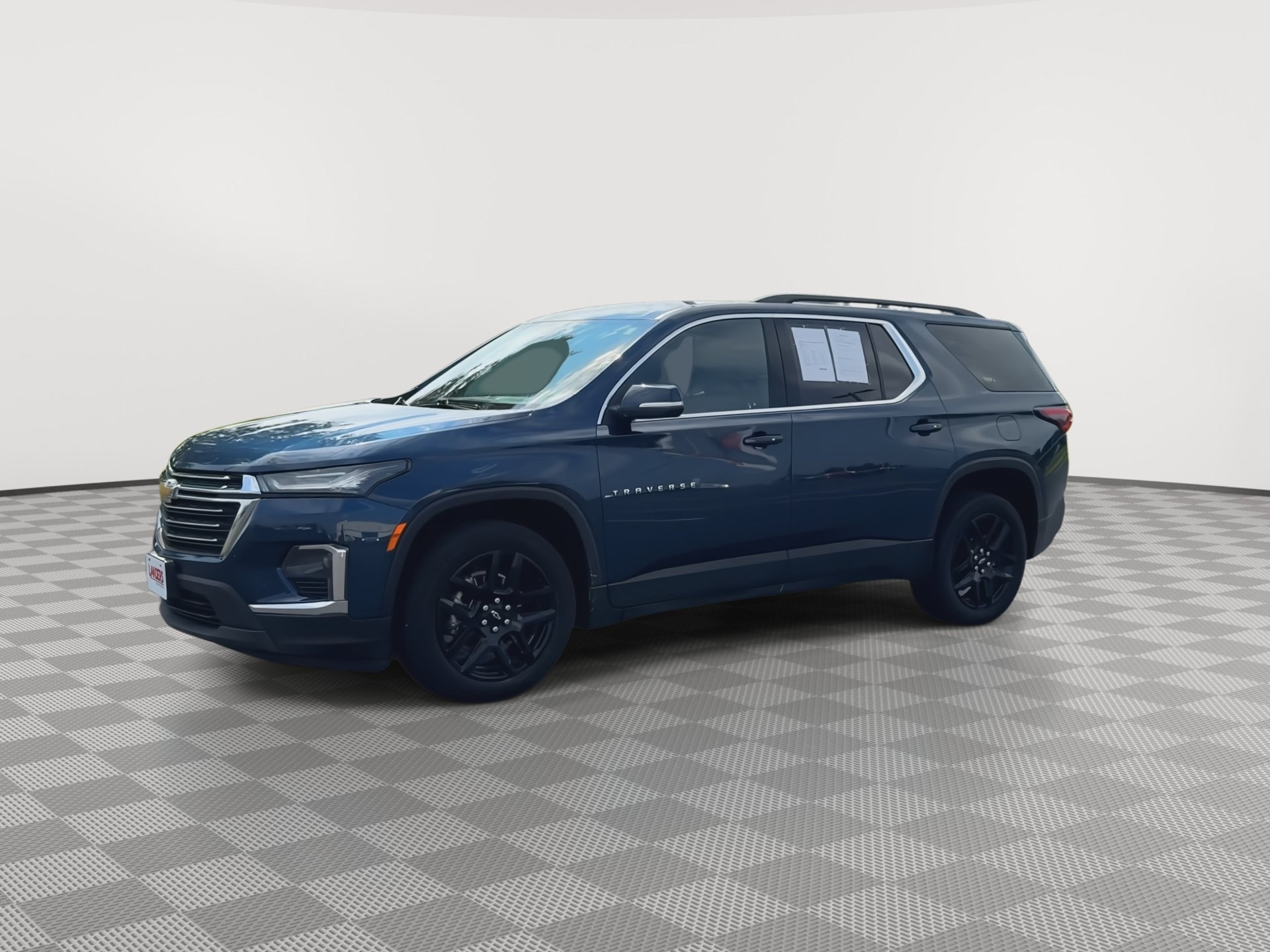 Used 2023 Chevrolet Traverse LT FWD image 4
