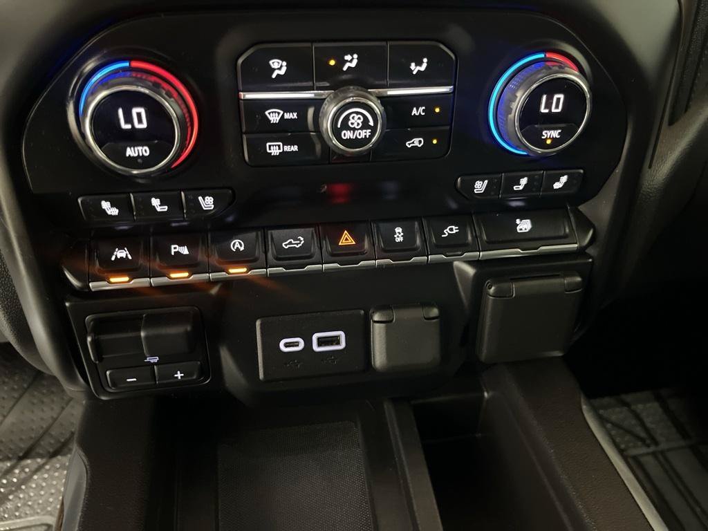 Certified 2022 Chevrolet Silverado 1500 High Country AWD/4WD image 16