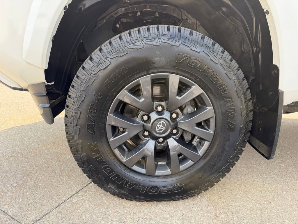 Used 2023 Toyota Tacoma SR5 w/ Technology Package image 34