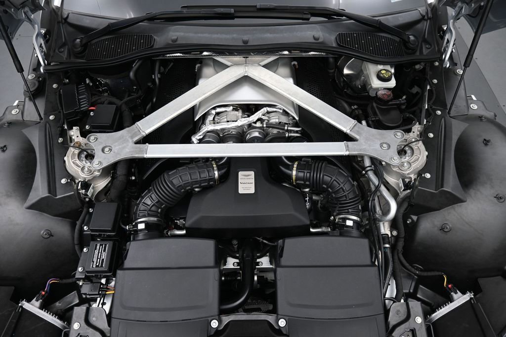 Used 2020 Aston Martin V8 Vantage Coupe RWD image 21