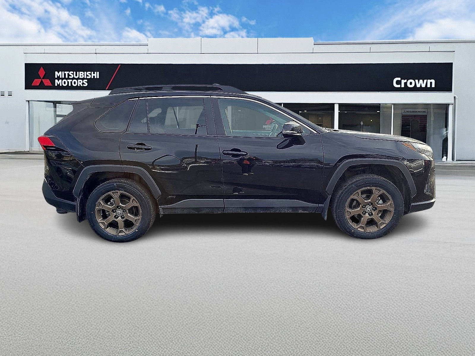 Used 2024 Toyota RAV4 AWD Hybrid image 3