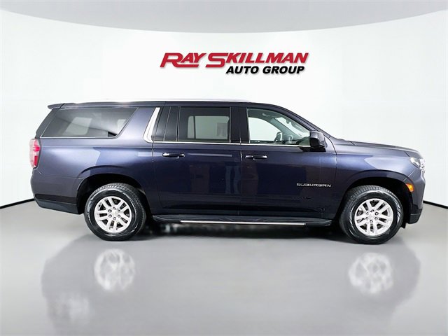 Used 2024 Chevrolet Suburban LT image 8