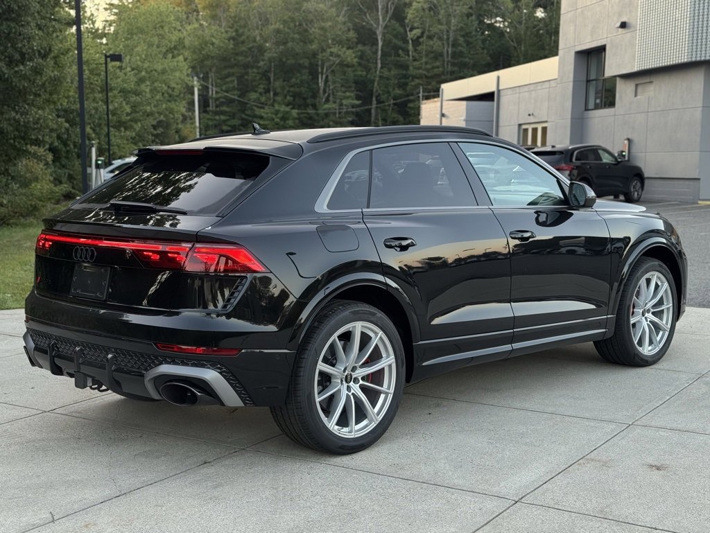 New 2025 Audi RS Q8 performance image 10