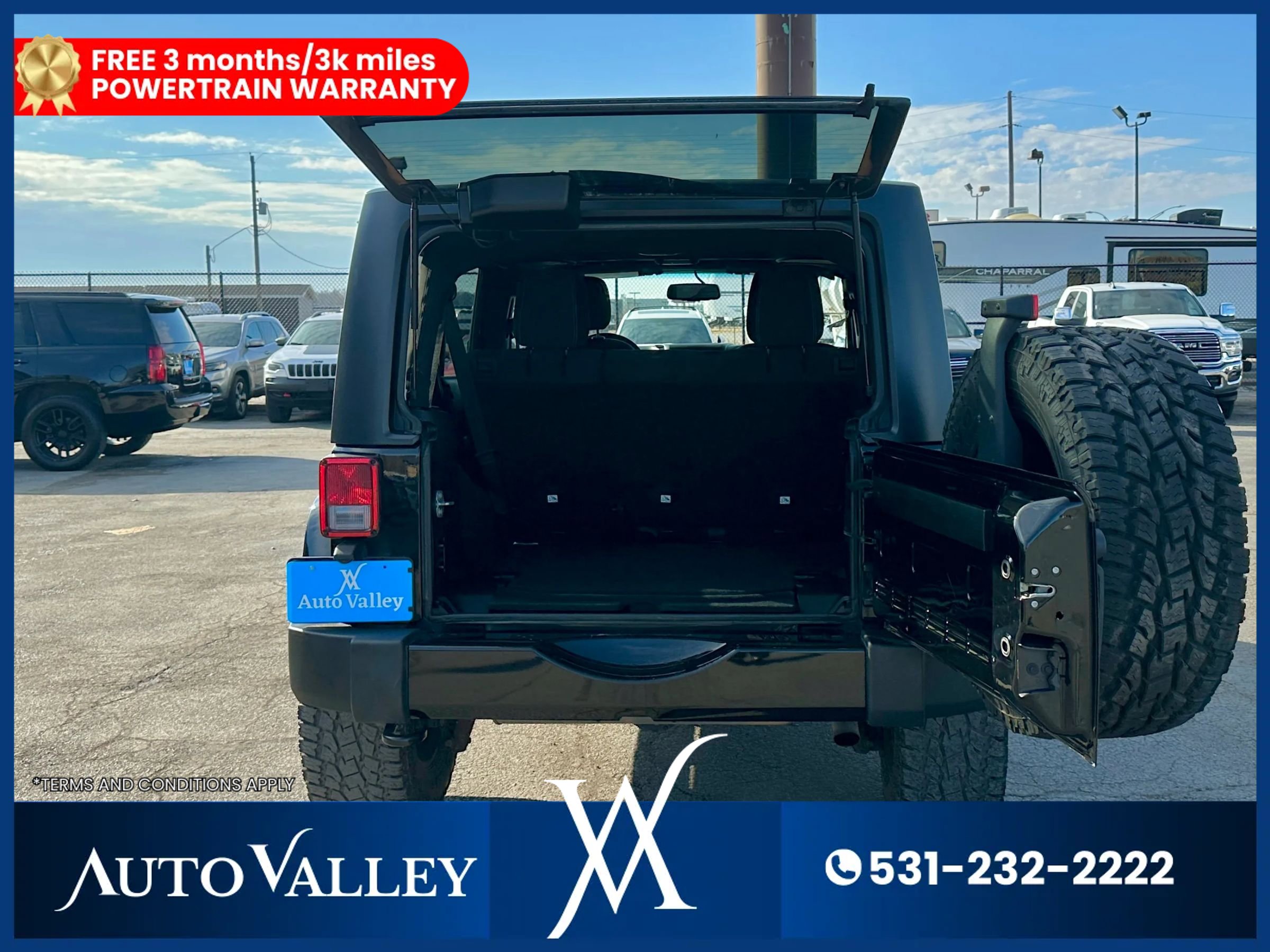 Used 2018 Jeep Wrangler Unlimited Sahara w/ Connectivity Group image 37