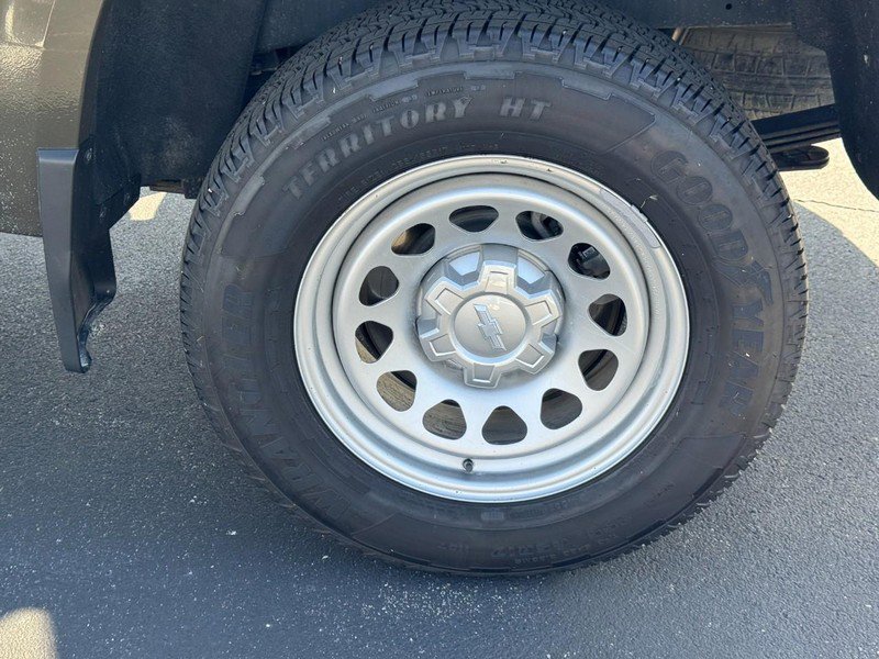 Used 2023 Chevrolet Colorado W/T image 7