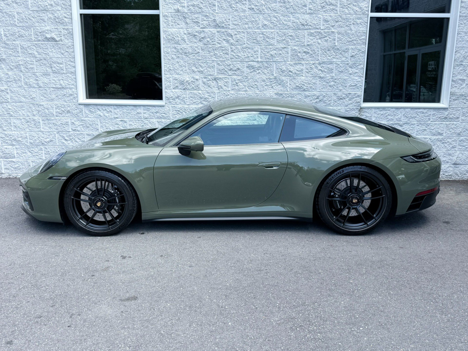 Used 2024 Porsche 911 Carrera GTS RWD image 5