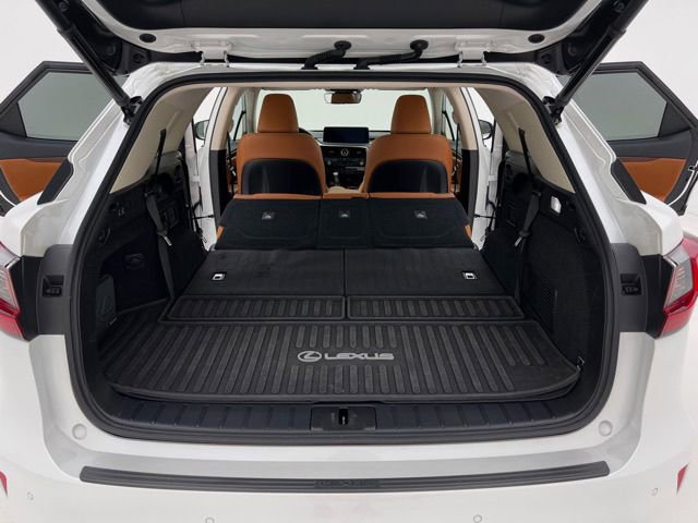 Used 2022 Lexus RX 350L Premium w/ Premium Package image 28