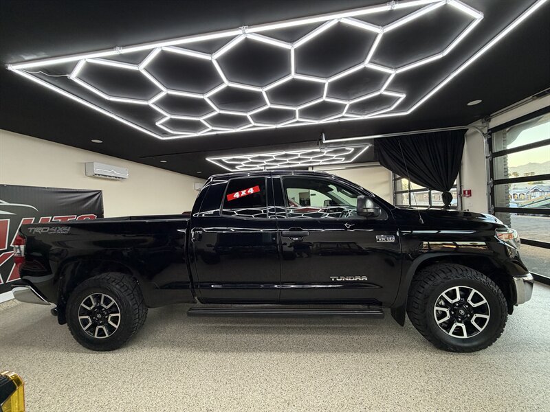 Used 2018 Toyota Tundra SR5 AWD/4WD image 4