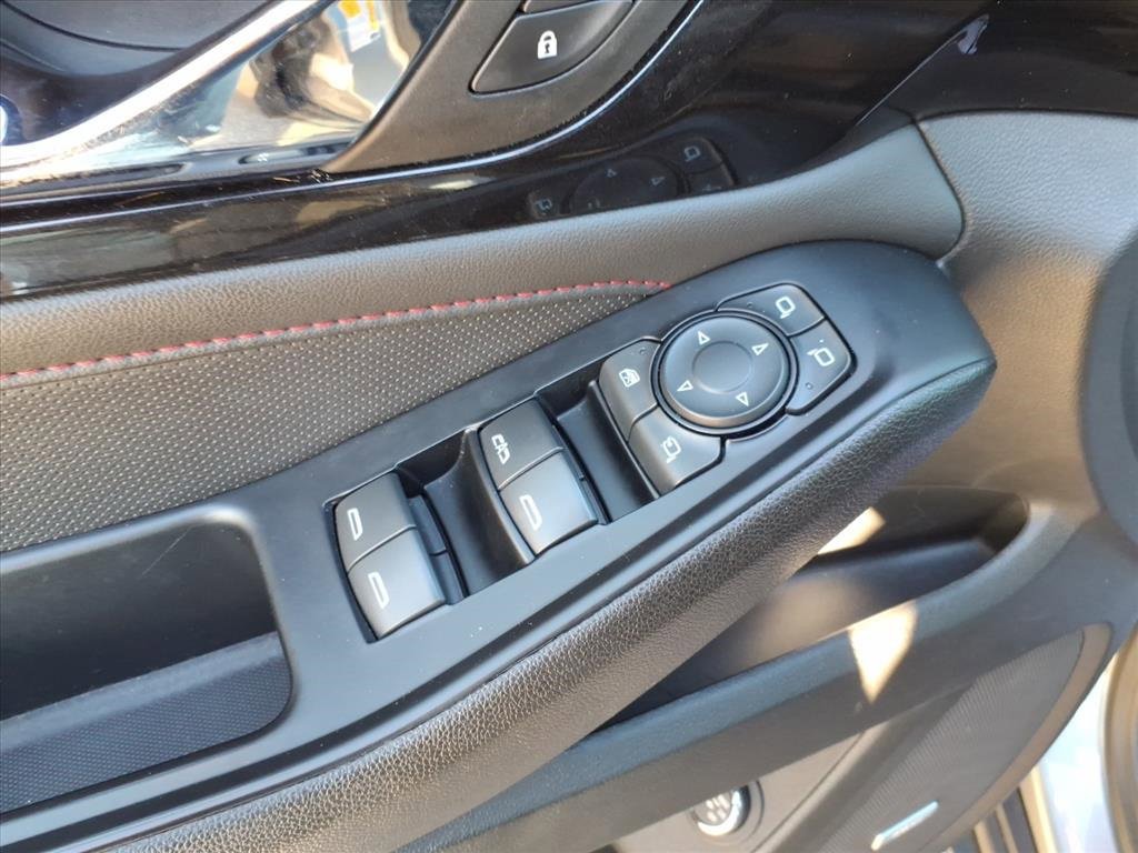 Used 2023 Chevrolet Traverse RS image 15