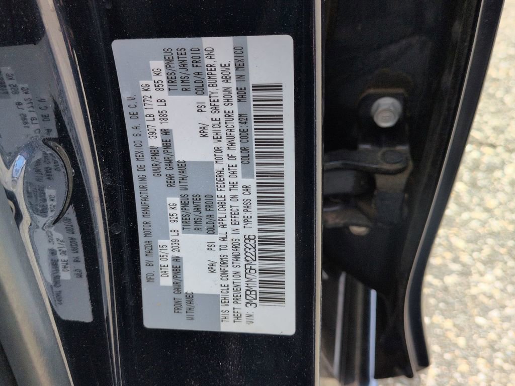 Used 2015 MAZDA MAZDA3 i Grand Touring image 28