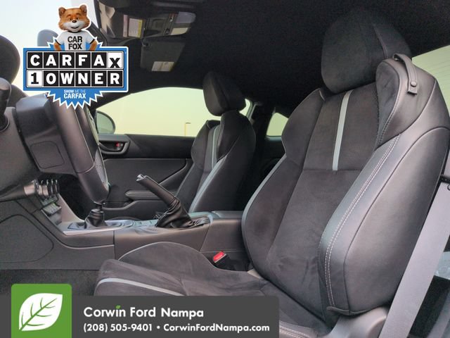 Used 2024 Toyota GR86 Premium RWD image 23