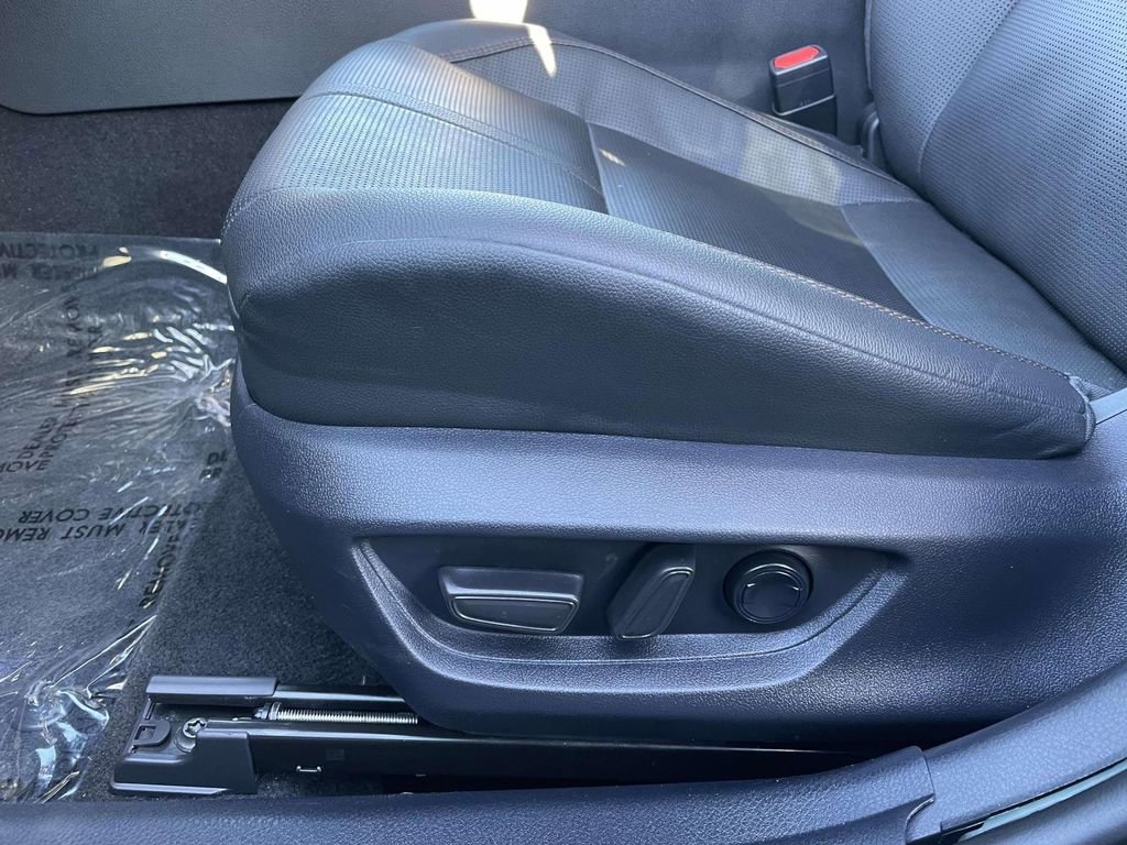 Used 2025 Toyota Camry XLE image 42