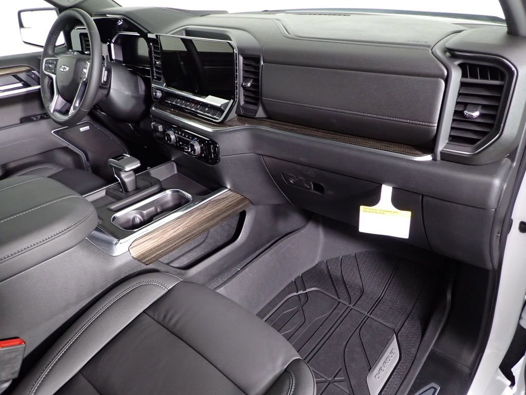 New 2026 Chevrolet Silverado 1500 RST w/ Dark Appearance Package AWD/4WD image 41