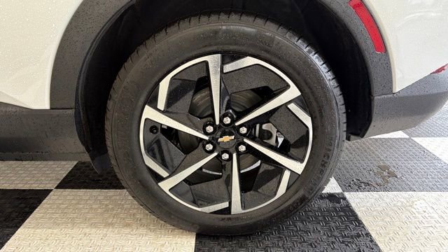 New 2026 Chevrolet Equinox EV LT AWD/4WD image 12