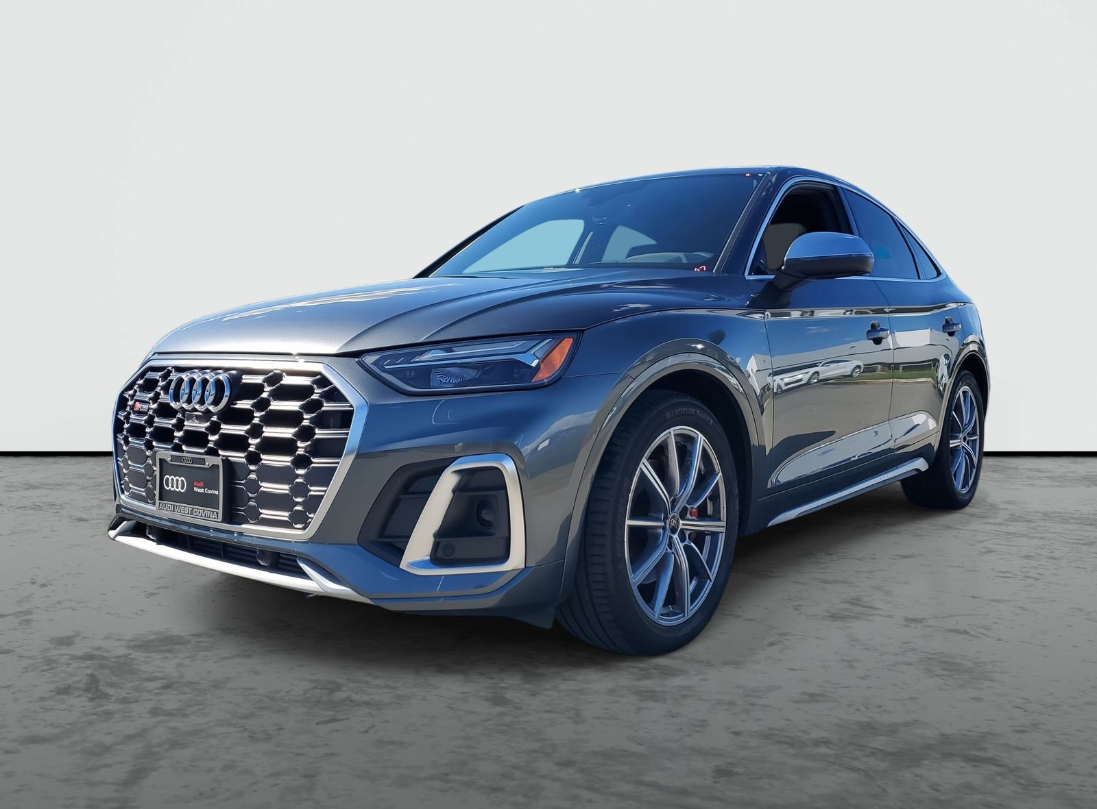 Used 2025 Audi SQ5 Premium Plus w/ Premium Plus Package image 2