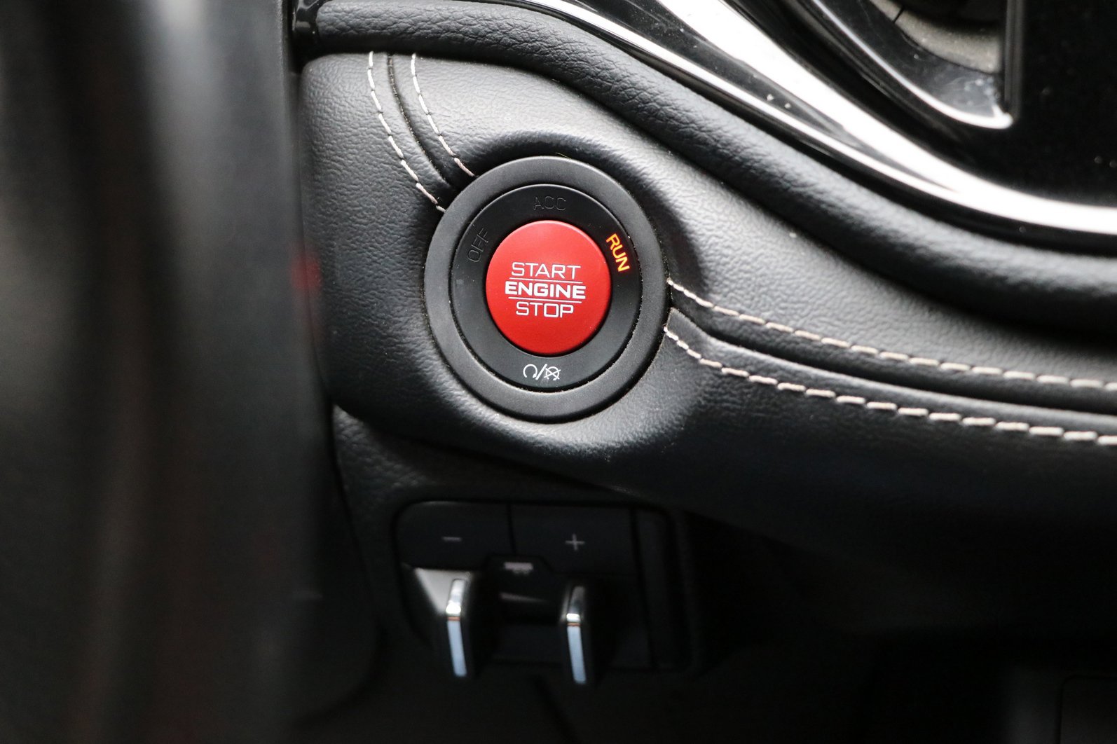Used 2021 Dodge Durango SRT Hellcat w/ Technology Group AWD/4WD image 25