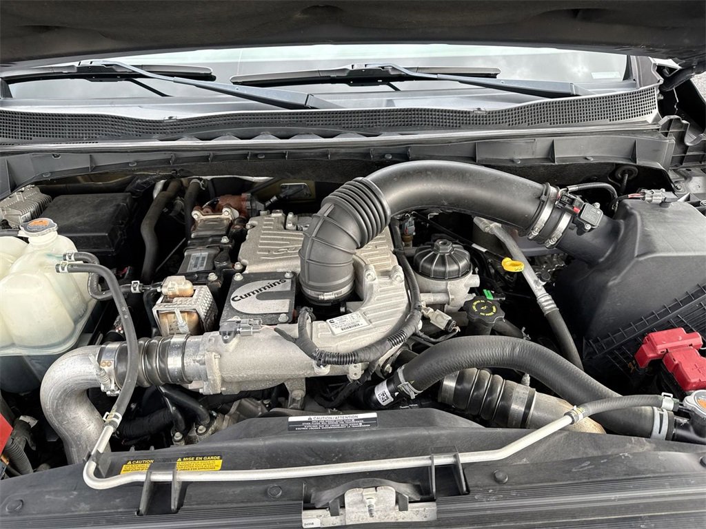 Used 2019 Nissan Titan SL w/ Midnight Edition image 26