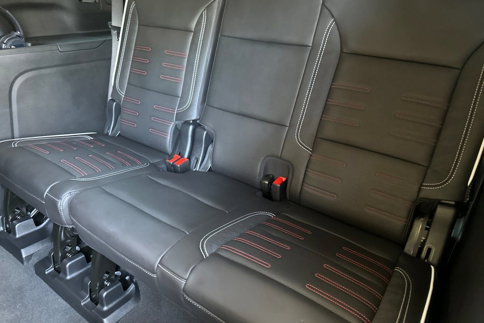 Certified 2025 GMC Yukon XL AT4 Ultimate AWD/4WD image 16